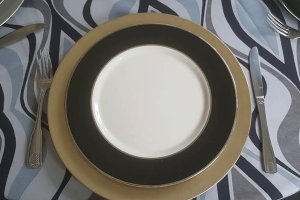 catering plate with black trim